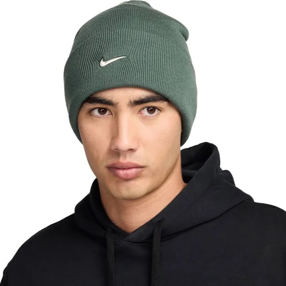 NIKE peak swoosh beanie in vintage green